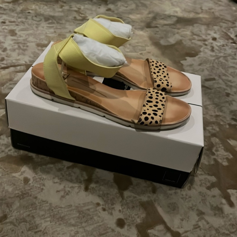 Dolce Vita Vivian Sandal